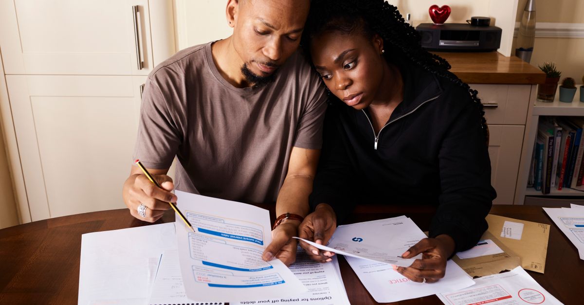 Family Travel Ledger. Set monthly limits for family spending and see who owes what without awkward conversations